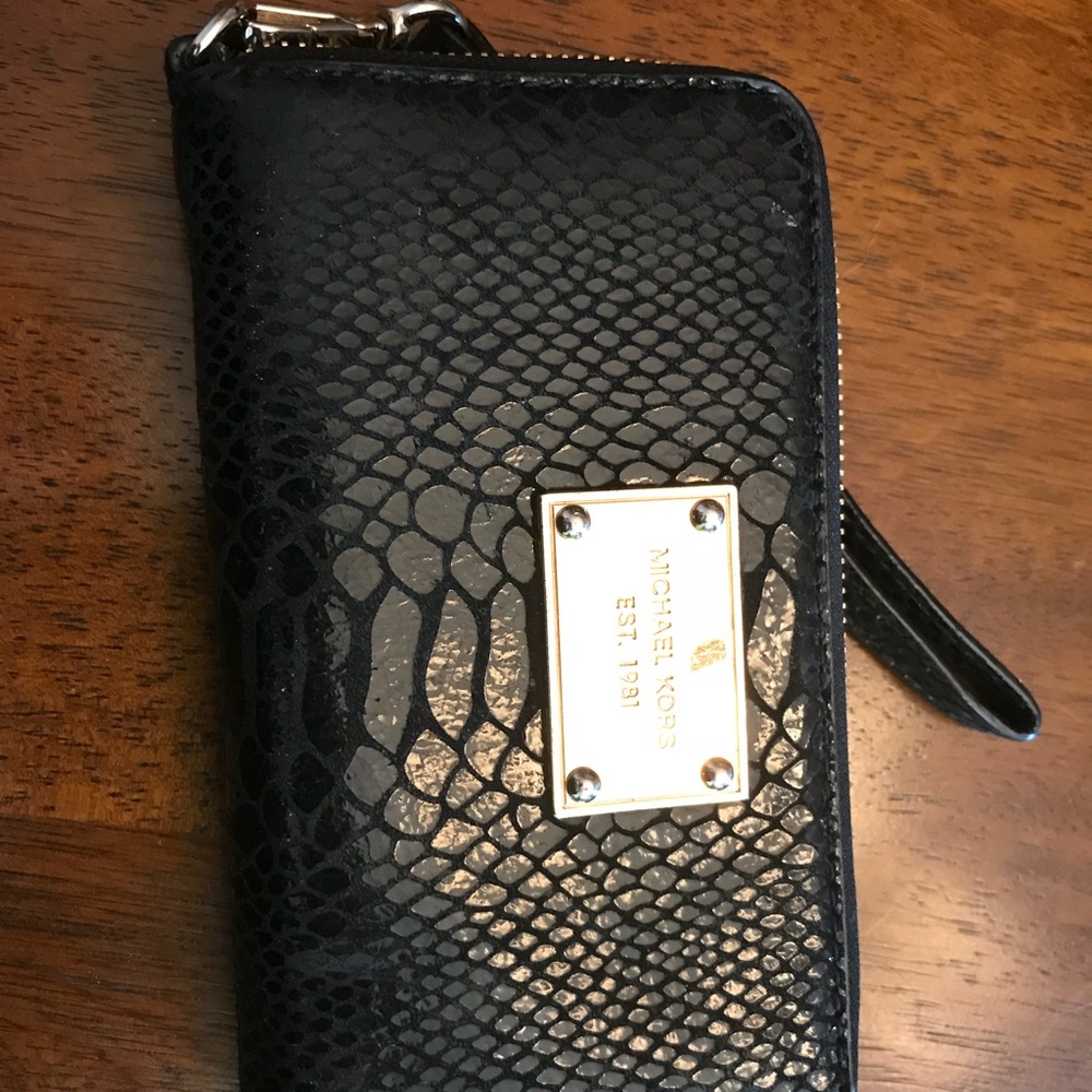 Michael Kors wristlet - Picture 2 of 4